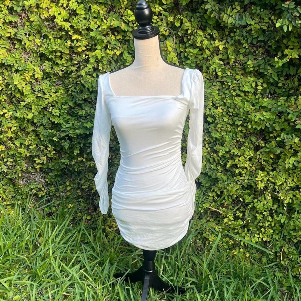 Elegant White Long Sleeve Dress